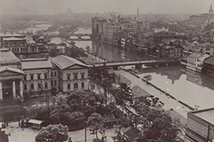 本社移転、北浜へ