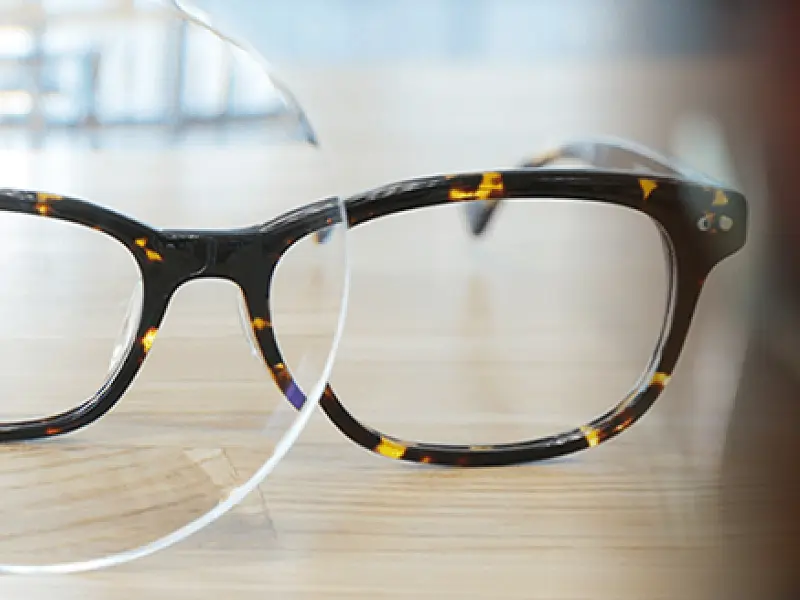 プラスチックレンズ