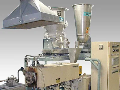 TEM-35B-10: 2Vの同方向2軸押出機