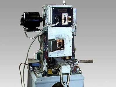 上島製作所のグッドリッチ発熱試験機